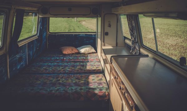 Optimisez votre confort avec un lit peigne van modulable